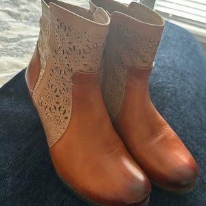 L’Ariste ankle boots